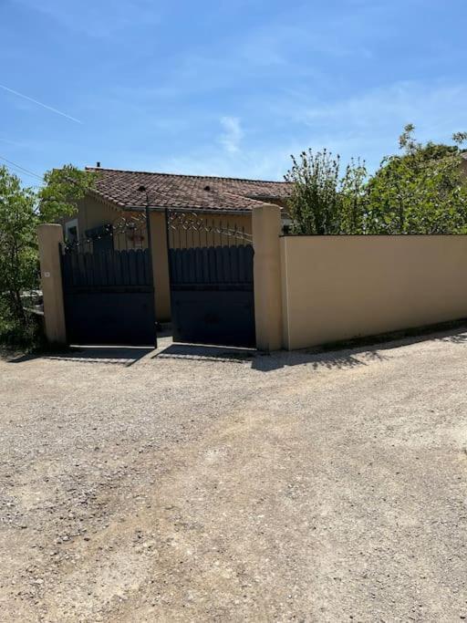 Villa Climatise Avec Piscine Et Jacuzzi Carpentras Esterno foto