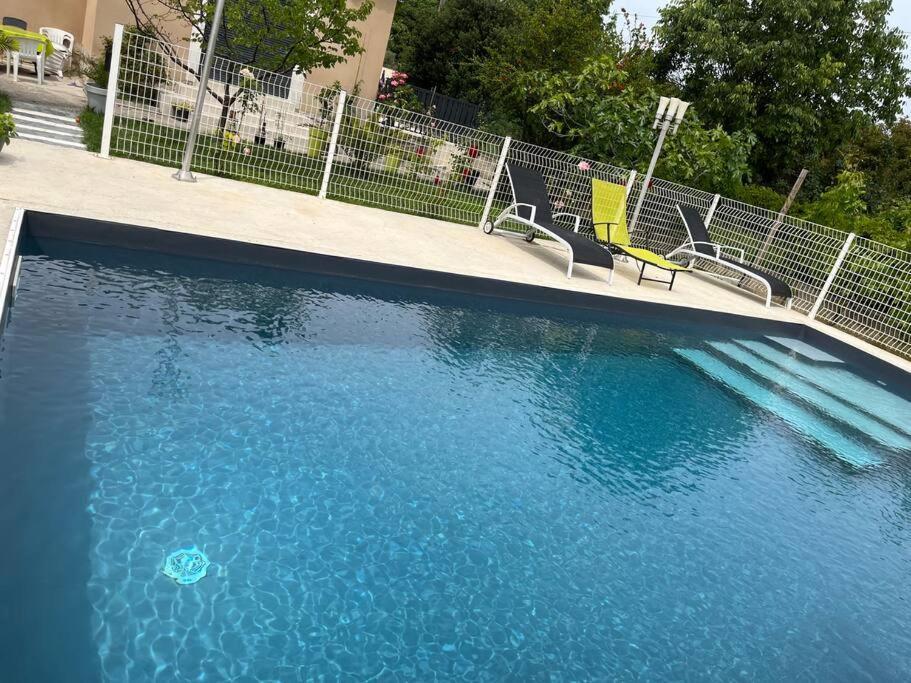 Villa Climatise Avec Piscine Et Jacuzzi Carpentras Esterno foto