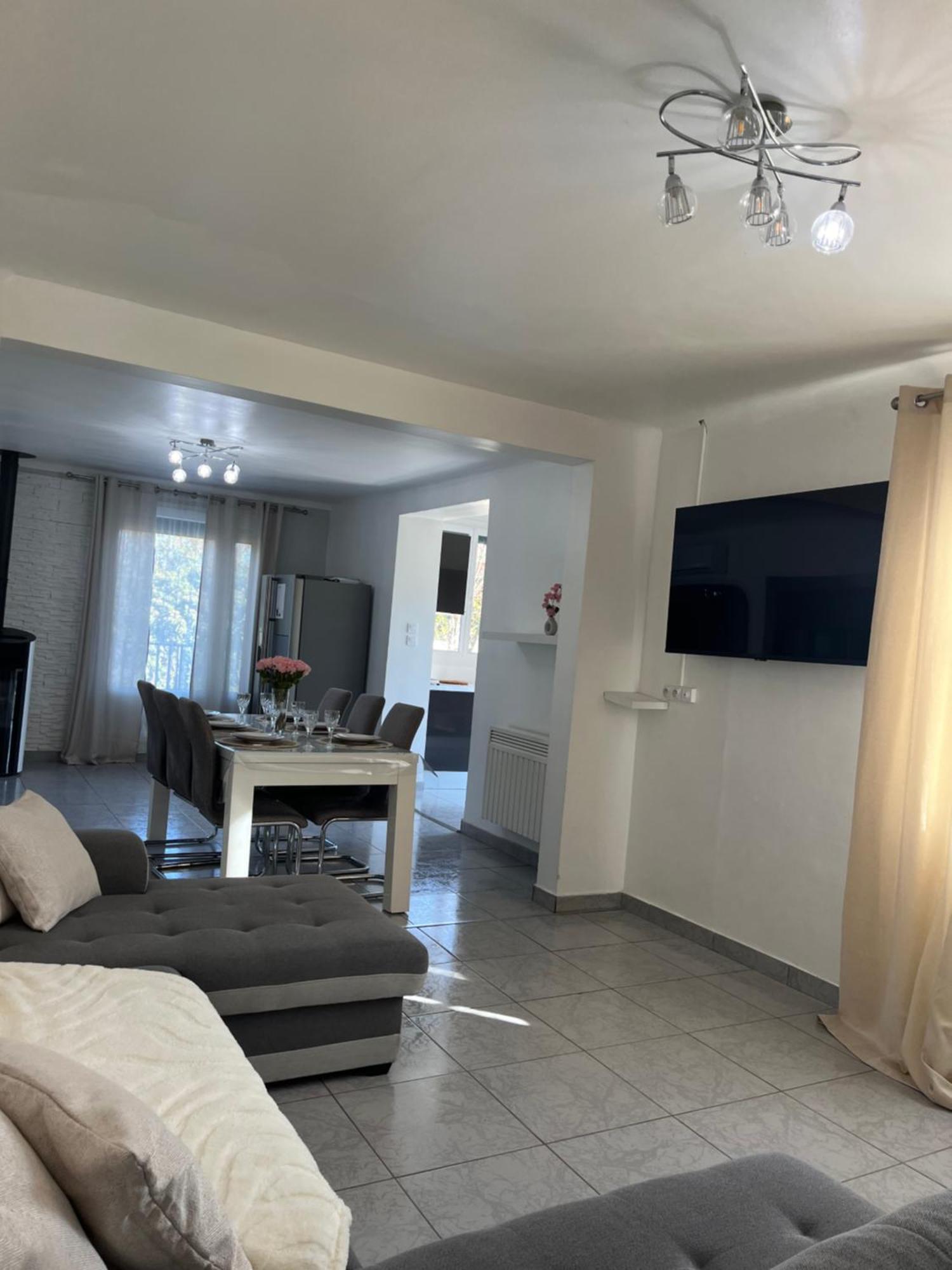 Villa Climatise Avec Piscine Et Jacuzzi Carpentras Esterno foto