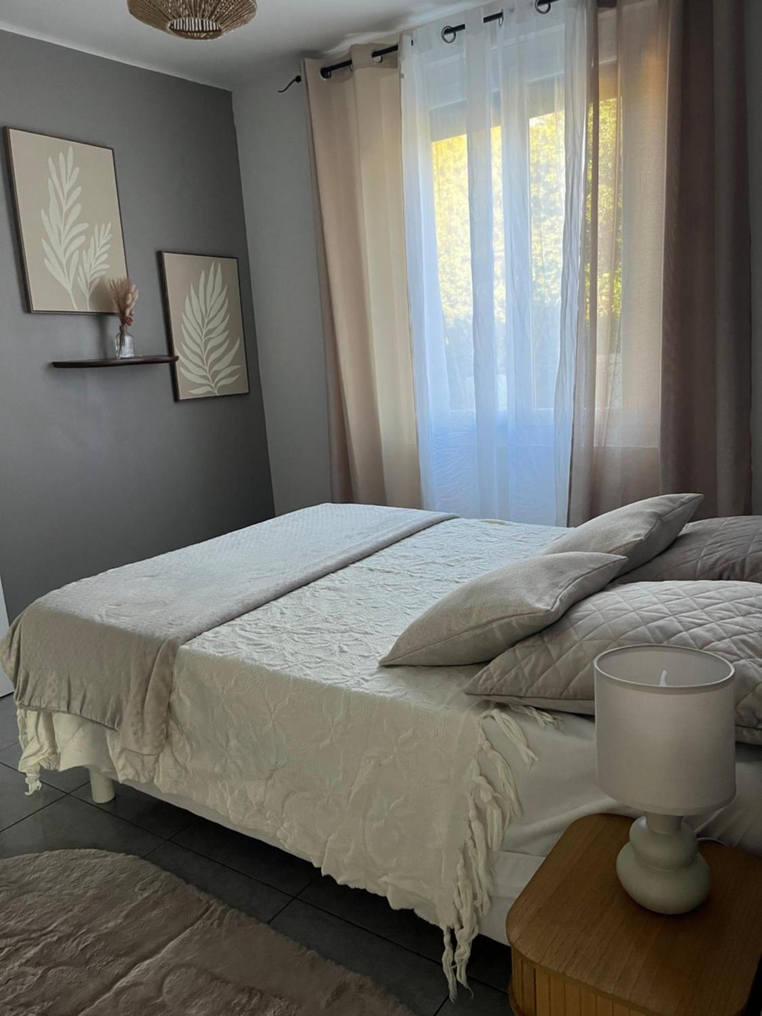 Villa Climatise Avec Piscine Et Jacuzzi Carpentras Esterno foto